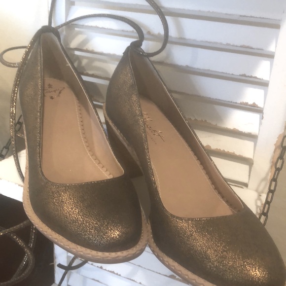 Anthropologie size 6 leather lace up shoe - Picture 7 of 9